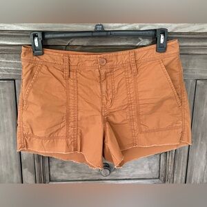 EUC Women’s OLD NAVY Dark Khaki Embellished Pocket Cut Off Shorts (8)